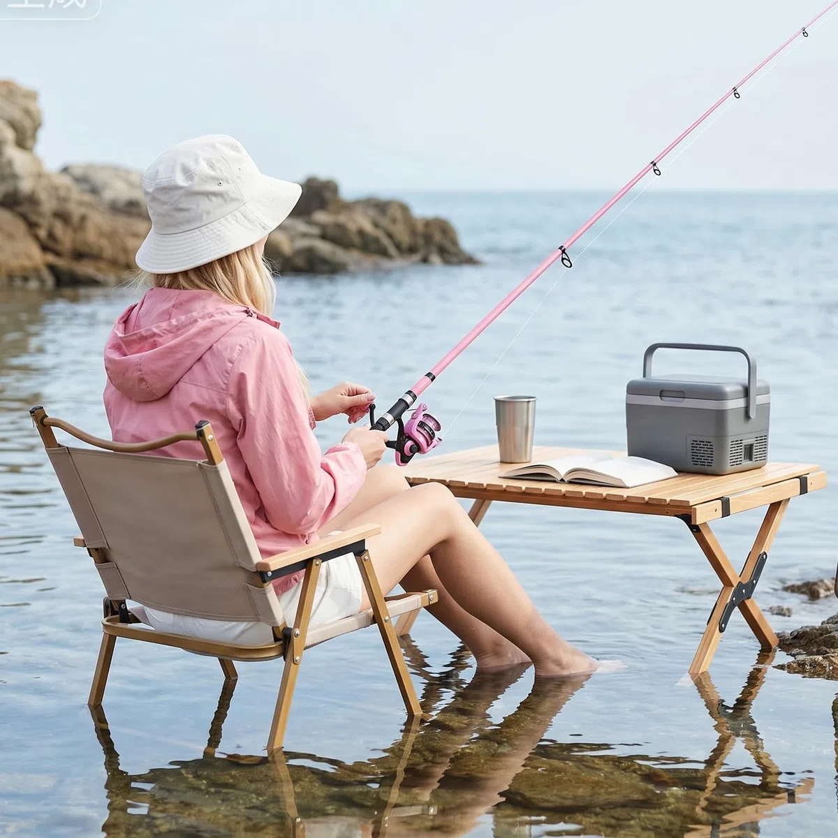 Lot de 2 cannes à pêche télescopiques de 2,1 m avec sac de transport, canne à lancer, 2 fils, appâts et proie, convient pour les débutants, cadeau de pêche pour hommes et femmes, eau salée et eau
