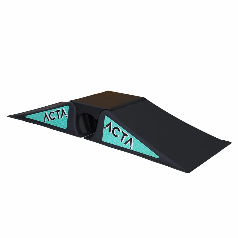 ACTA Rampe de Skate pour Enfants - Mini Rampe pour Trottinette Freestyle, BMX, Voiture RC - Légère et Portable (Rampe)