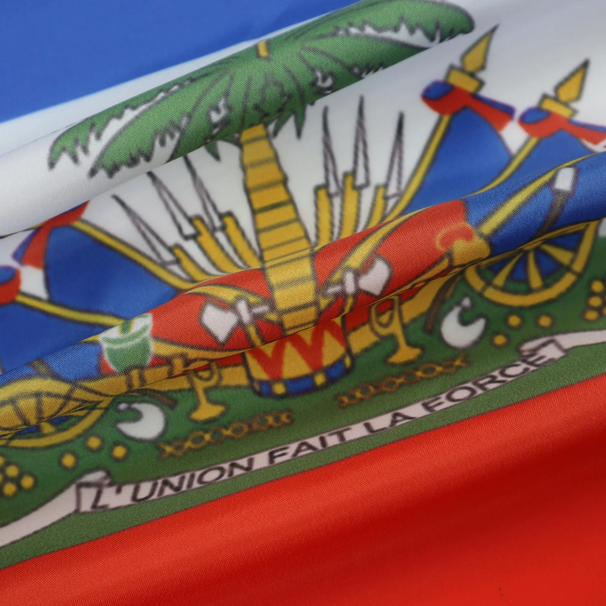 AZ FLAG Drapeau Haïti 90x60 cm Polyester avec Oeillets Métalliques