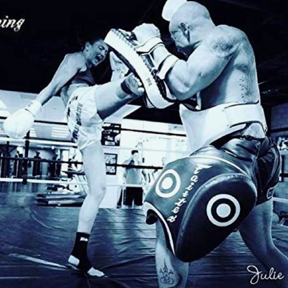 Fairtex Cuissardes TP3 Noir, Rouge, Bleu