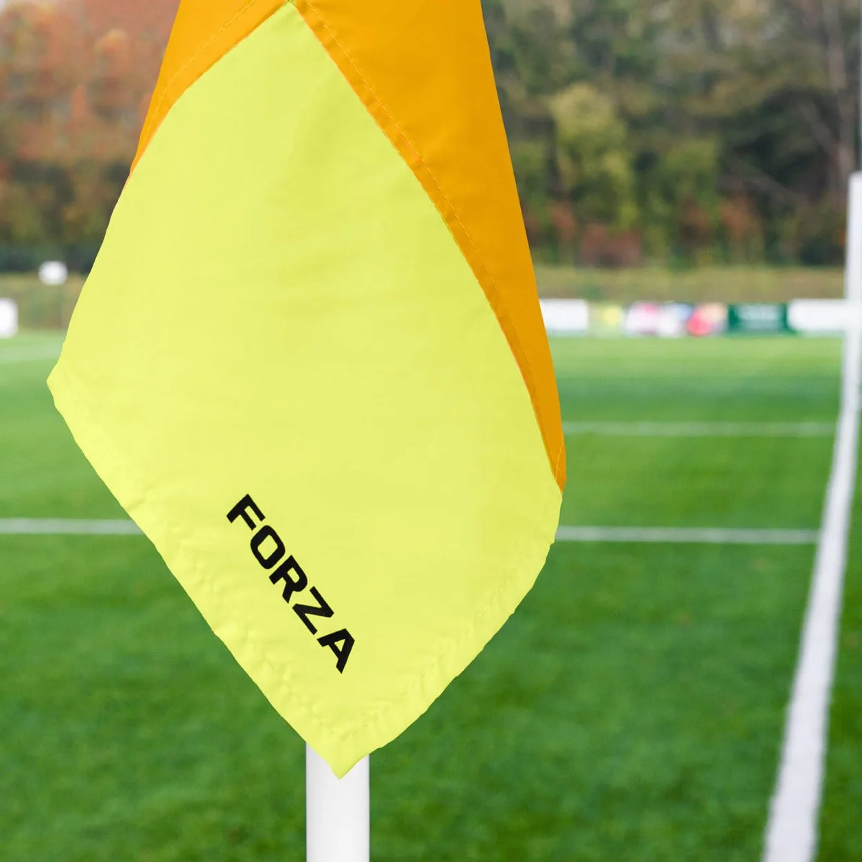 FORZA Poteaux de Corner avec Drapeaux pour Terrains de Football – Base en Option pour Gazon Synthétique