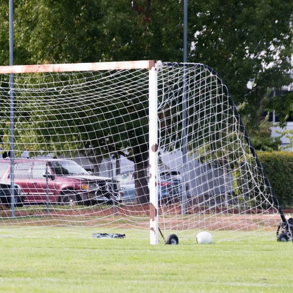 2,4X 1,8X 0,5X 1,2M Filet de But de Football en Polypropylène, Sport Durables, Équipement d'Entraînement du Football Enfant Adulte pour Jardins,Parcs,Plages (B)