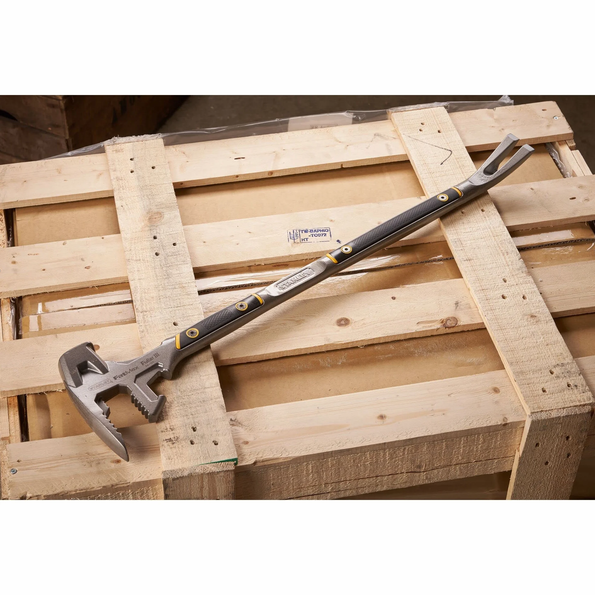 STANLEY 1-55-120 Marteau Multifonctions Gamme FATMAX - Outil 4 En 1 Marteau, Pince À Décoffrer, Arrache Clous Et Pied De Biche - Double Mâchoire - Barre En Acier D'Une Seule Pièce