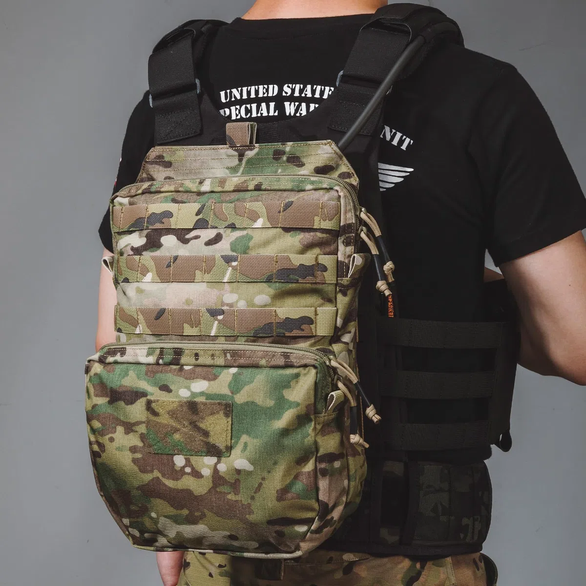 EXCELLENT ELITE SPANKER Pack d'hydratation Tactique Molle pour Accessoire de Gilet Molle pour vessie d'eau d'hydratation 2.5L