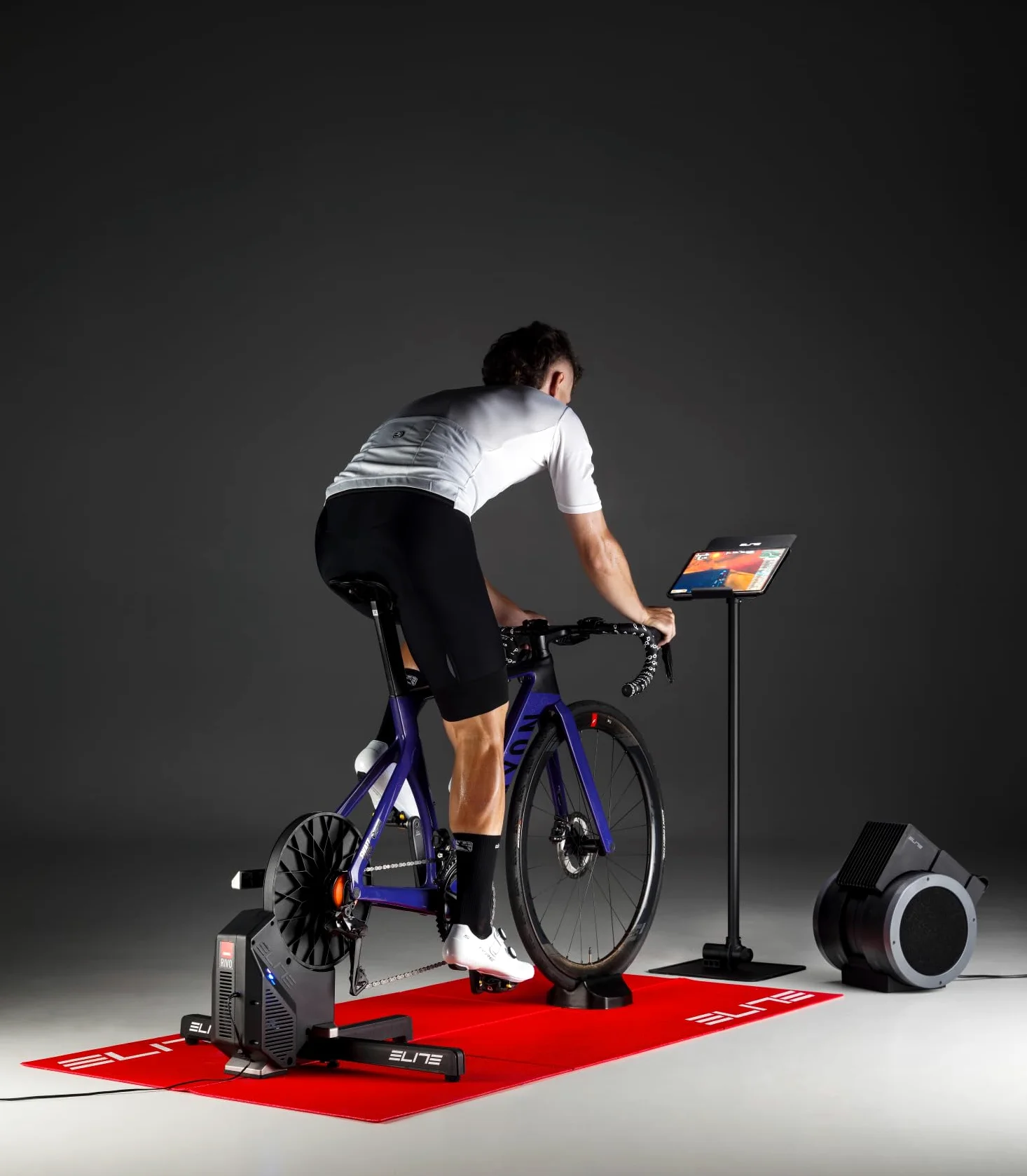 Elite RIVO avec Zwift Cog and Click