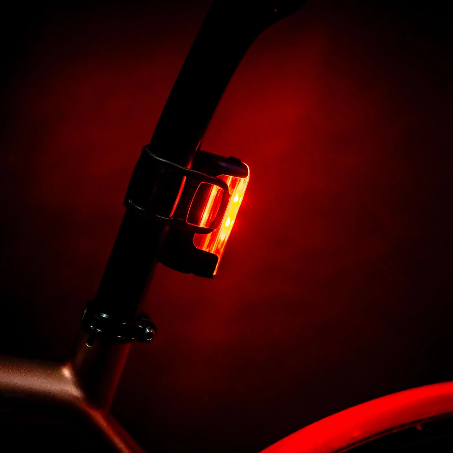 Lezyne Strip Drive Pro Feu arrière de vélo LED rechargeable USB