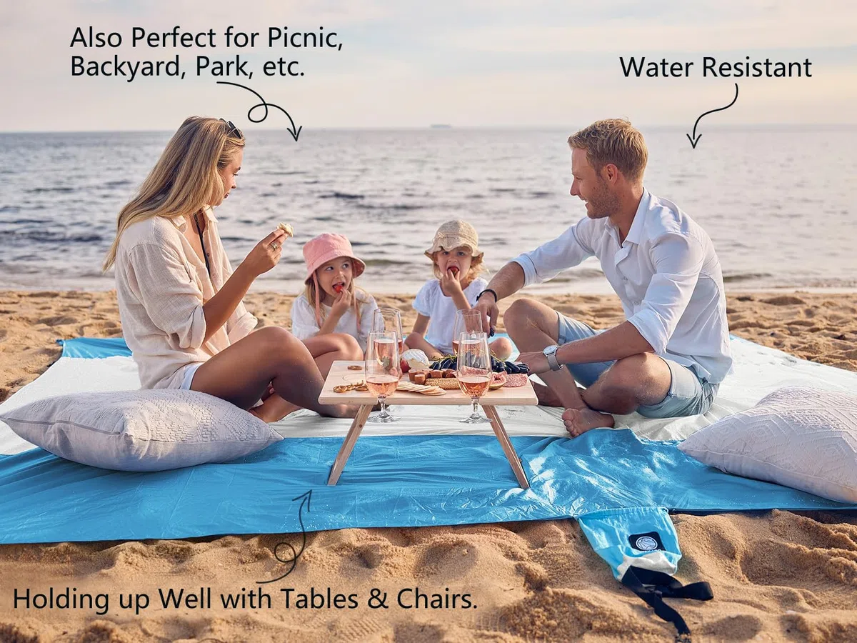 Wekapo Couverture de plage résistante au sable, tapis de plage extra-large, grand et compact, sans sable, à séchage rapide, léger et durable avec 6 piquets et 4 poches aux coins