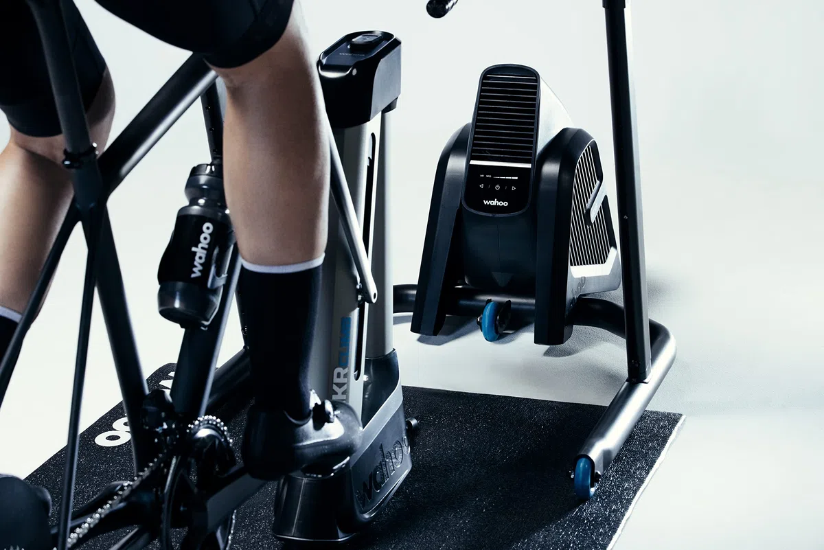 Wahoo KICKR Bicycle Trainer, Noir