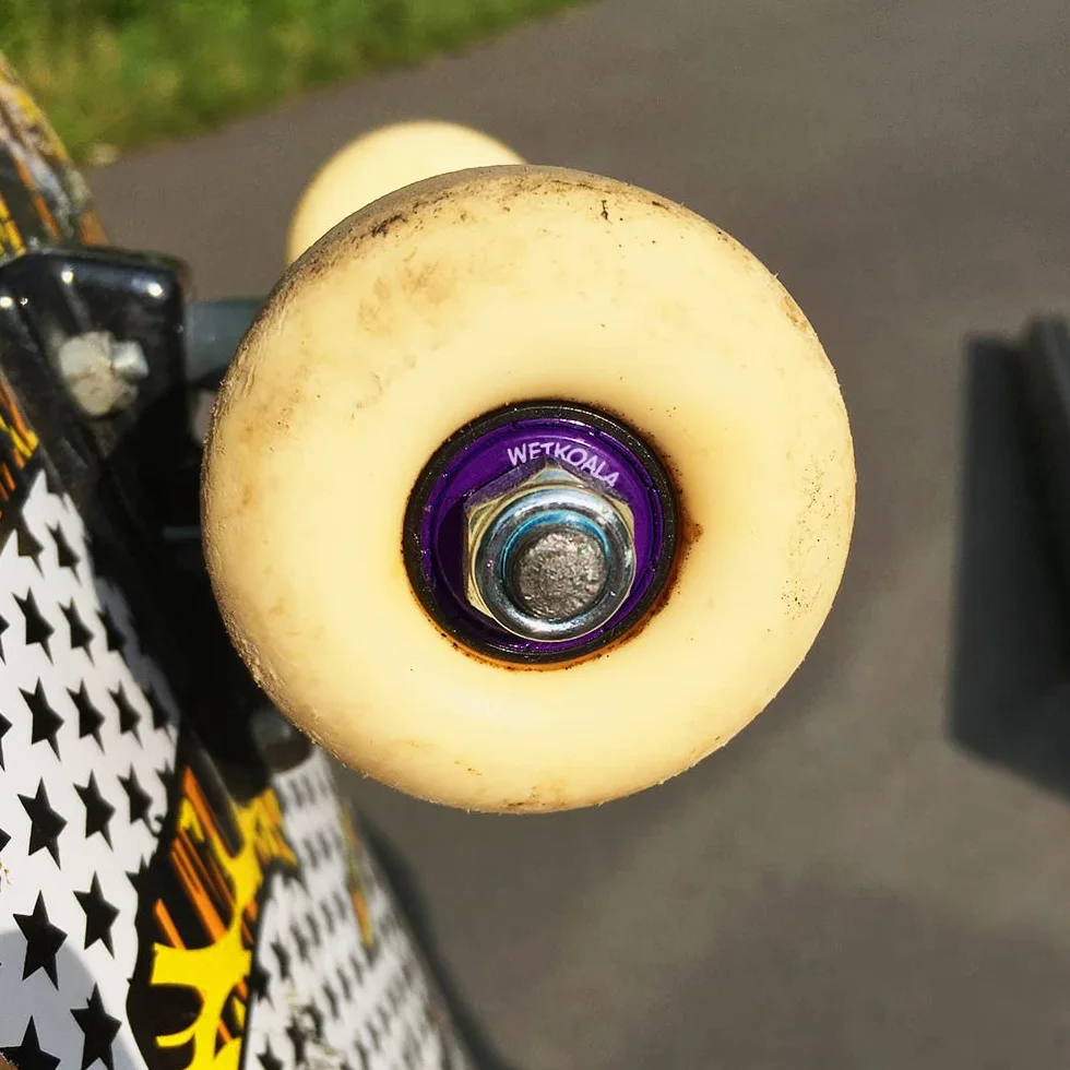 ABEC 9 Roulements à billes Premium (8 pièces) pour skateboards, rollers, longboards, waveboards, patins à roulettes, etc. | Taille unique 608 ZZ