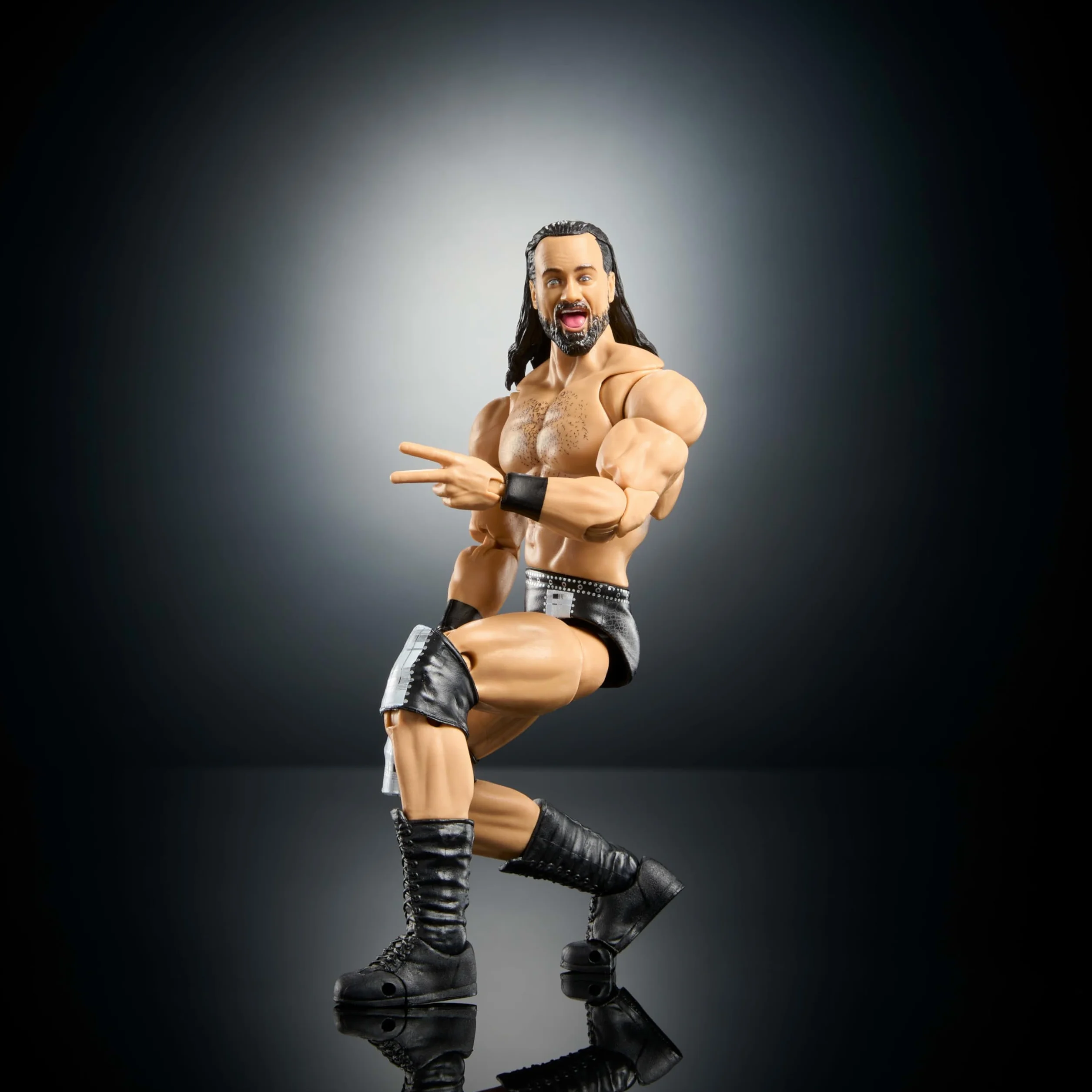 Mattel WWE Ultimate Edition Jeu de figurines d'action Drew McIntyre à collectionner de 15,2 cm, têtes et mains interchangeables, 30 points d'articulation