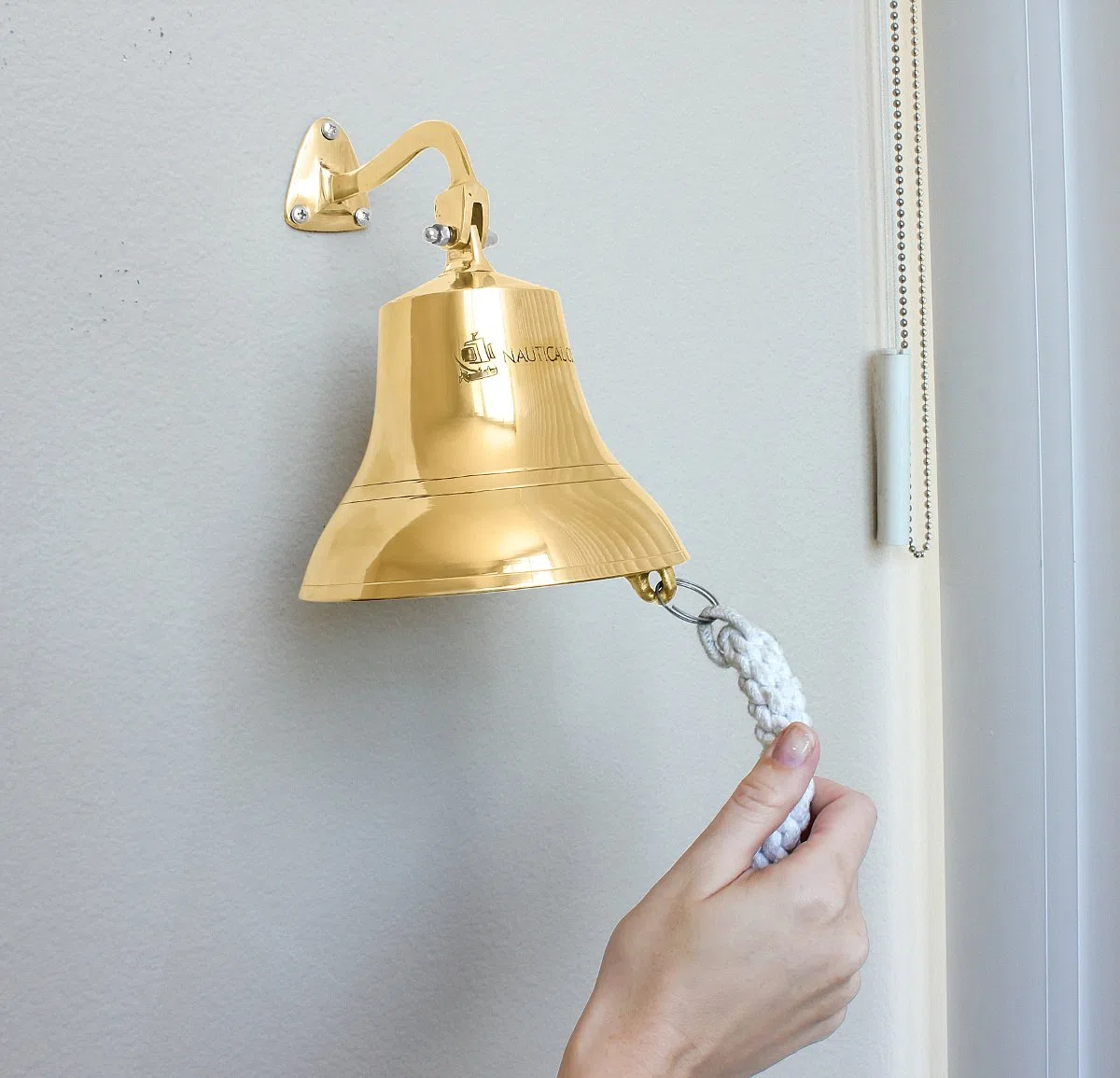 Nagina International Nautical Cove - Navires en Laiton Massif - Cloche de 6 "de Hauteur et à Fixer au Mur - Anneau Clair pour Utilisation intérieure et extérieure