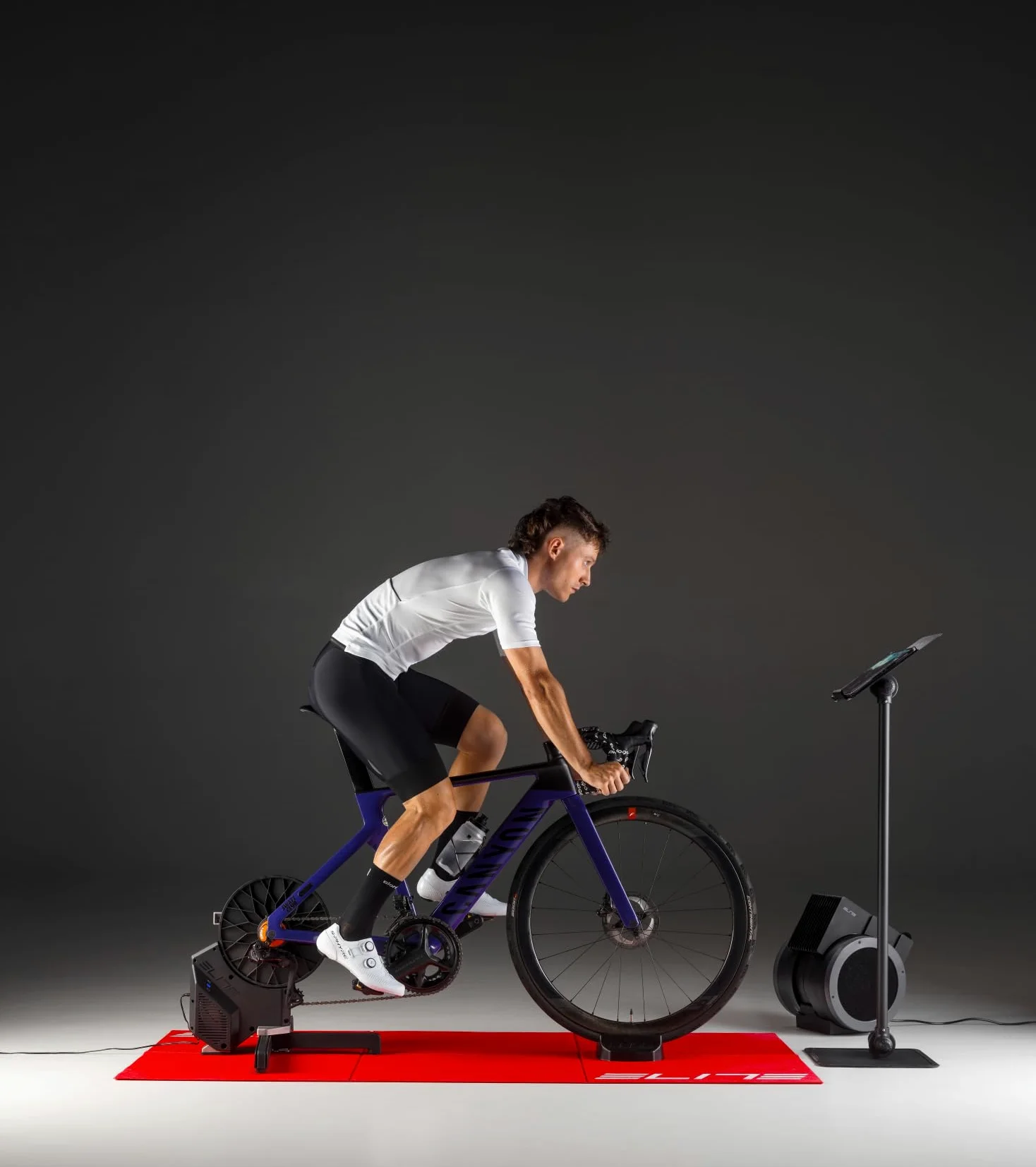 Elite RIVO avec Zwift Cog and Click