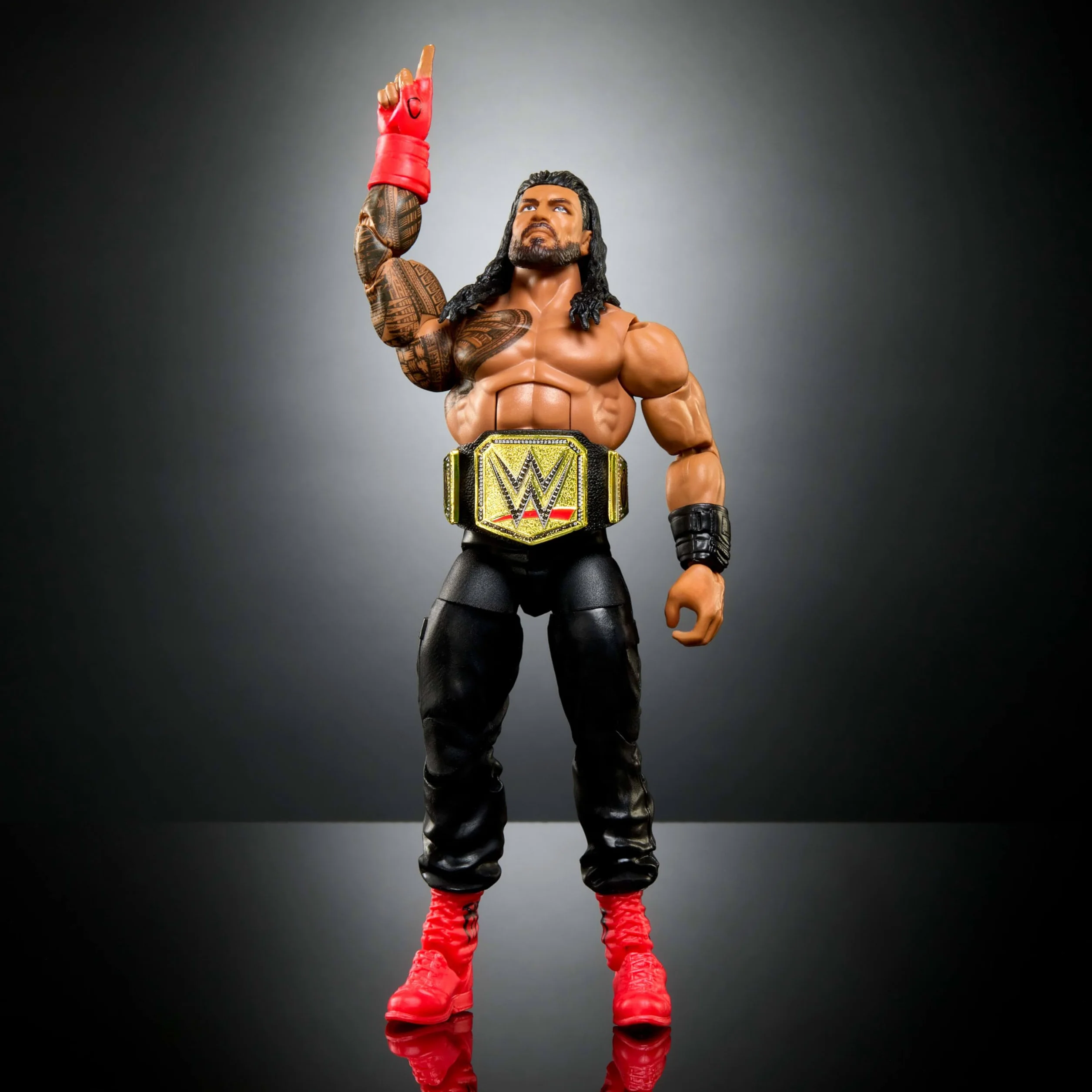 Mattel WWE Elite Figurine et accessoires, série #110 Roman Reigns 15,2 cm à collectionner avec 25 points d'articulation et mains interchangeables