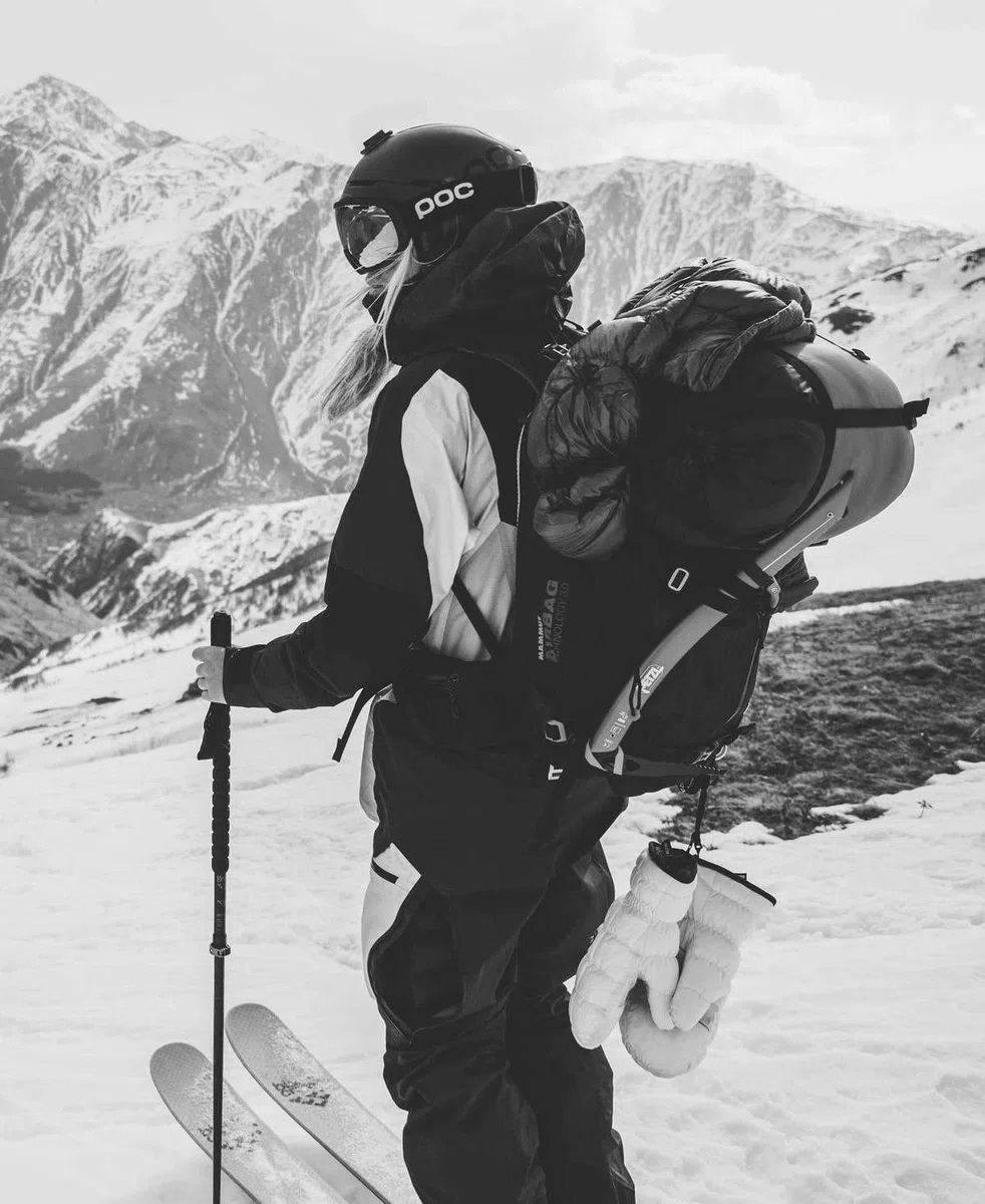 POC Obex BC MIPS - Ski and Snowboard Helmet for Best Protection on and Off The Slope, with NFC Chip, RECCO and Aramid Panels