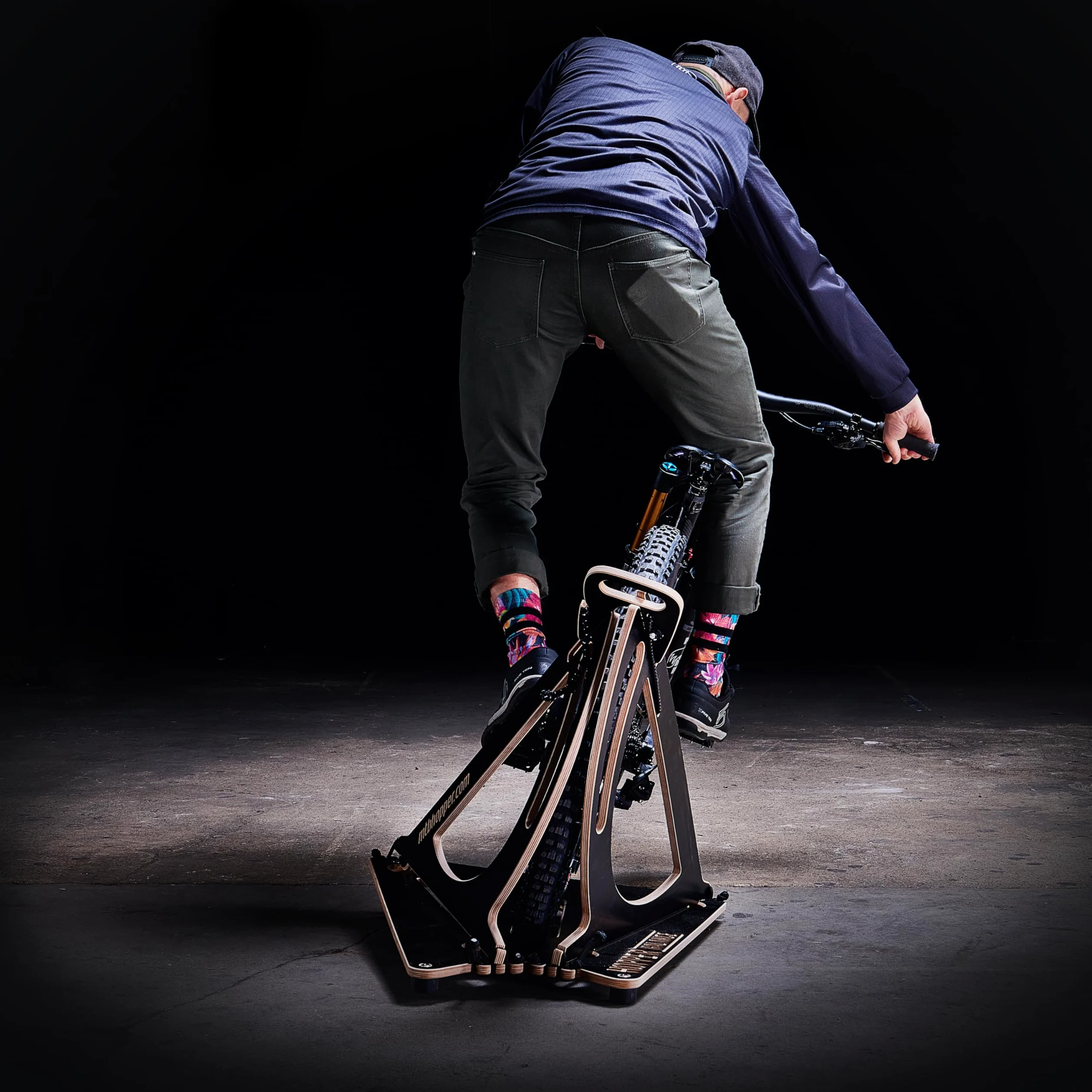 MTB Hopper Machine d'équilibre Manuelle pour VTT - Entraîneur d'équilibre Manuel avec Nez de Roue arrière - Béquille de vélo d'intérieur