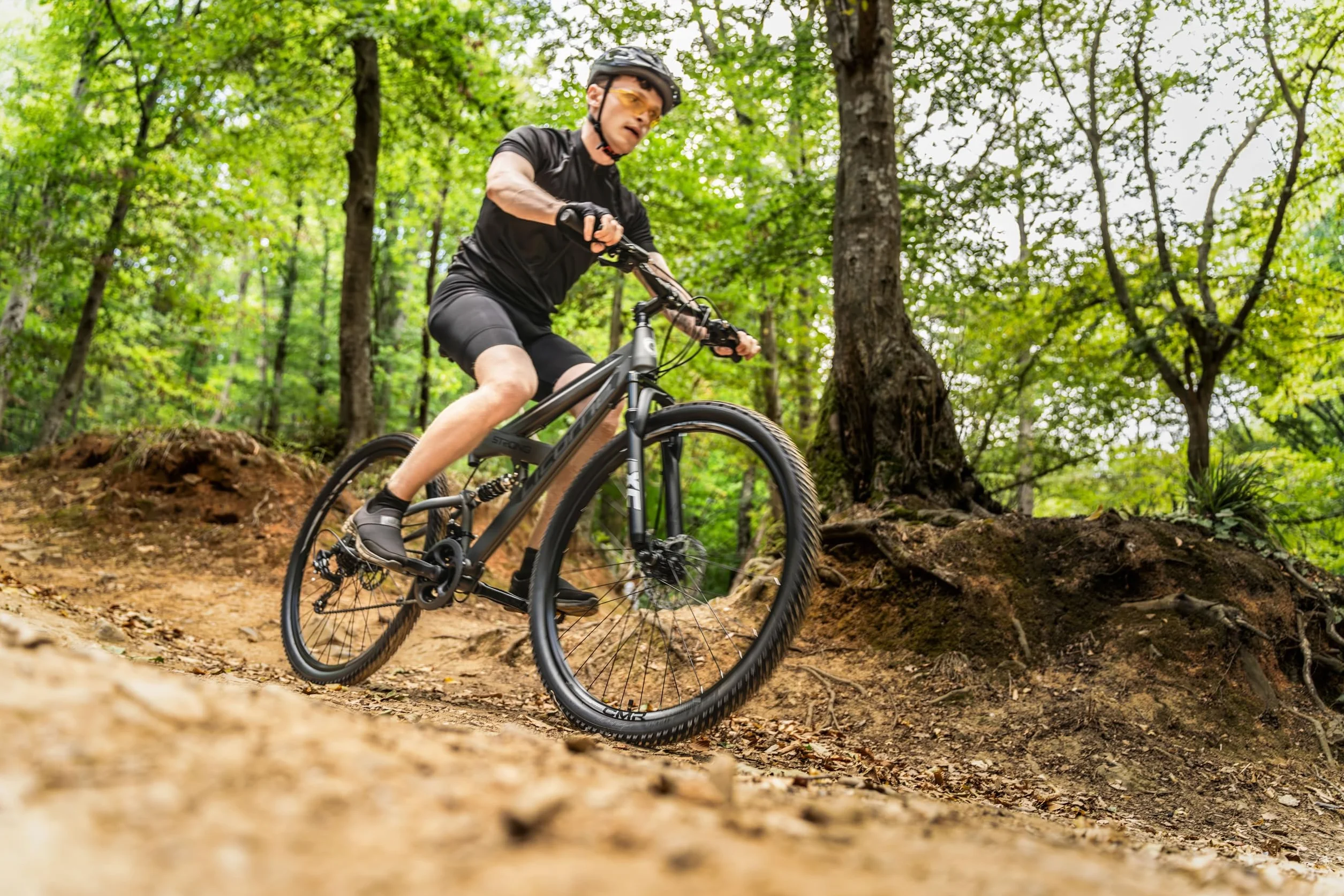 Licorne Bike Strong 2D Vélo Tout Terrain de qualité supérieure 27,5" pour garçon Fille Femme et Homme avec Frein à Disque Avant et arrière 21 Vitesses dérailleur Suspension complète
