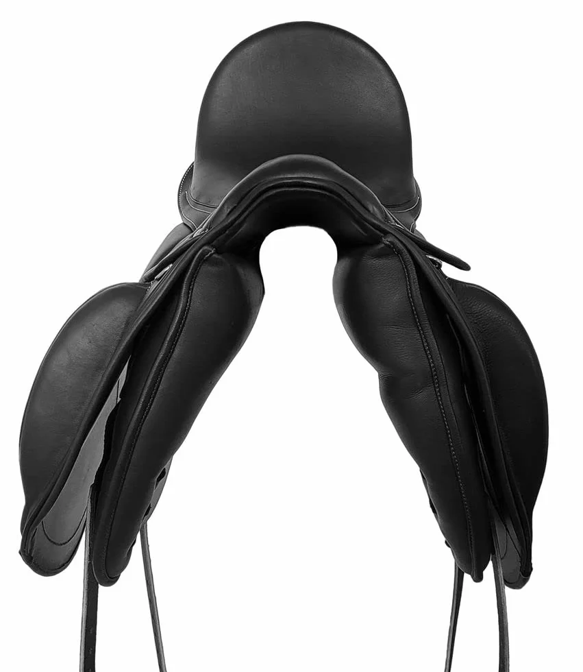 A&M Reitsport Selle de dressage Chester en cuir, fer à tête changeable, arbre polyflex, noir, taille : 17,5 pouces