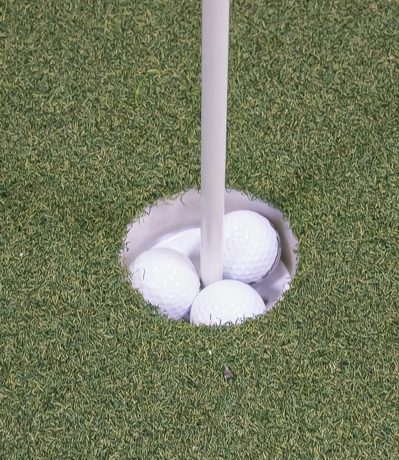 Putting Green Flags Lot de 4 drapeaux numérotés recto-verso (1-4), bâton de golf amovible (hauteur totale 83 cm, diamètre de la tasse de trou de 10,7 cm), rouge, 26 cm x 16,5 cm, accessoire