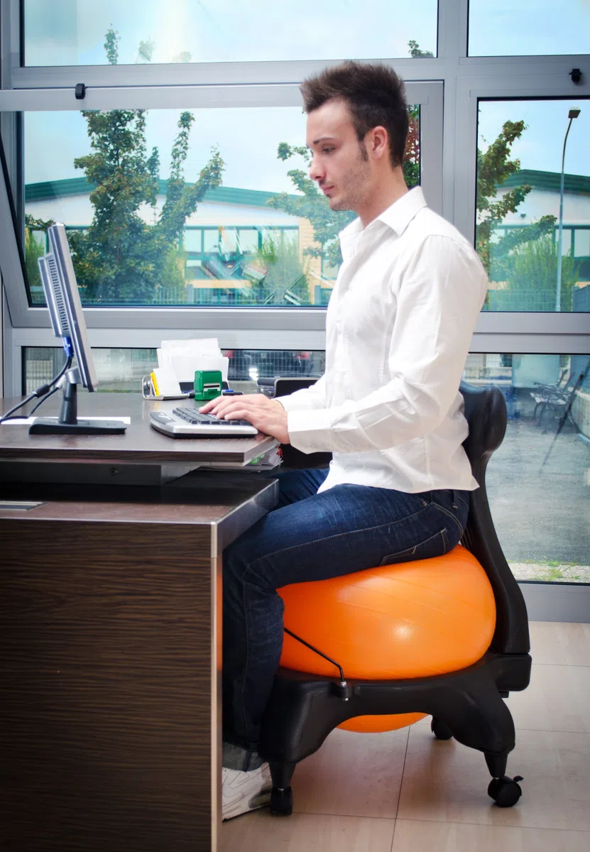 violet - chaise ergonomique avec ballon d'exercise