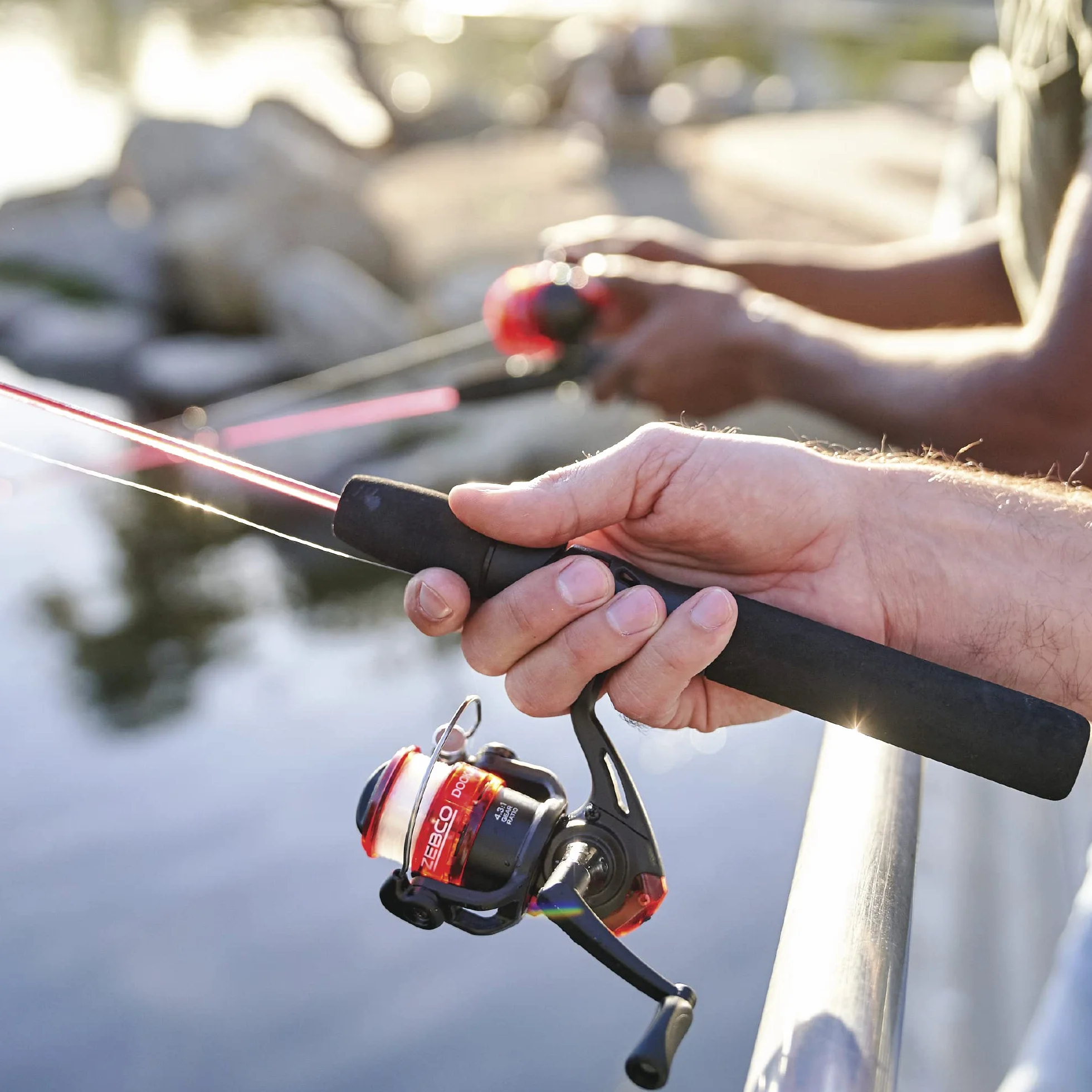 Zebco Dock Demon Moulinet à Lancer léger, Canne à pêche et Moulinet à Lancer léger, Canne en Fibre de Verre Durable de 76 cm, système Anti-Retour Quickset