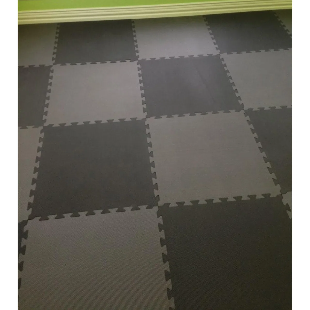 Tapis de sol en tatami pour salle de sport puzzle, épaisseur 4 cm, 1 dalle tatami 100x100 cm, Sol en Eva pour salle de sport, Sol anti-traumatisme (Noir/Gris)