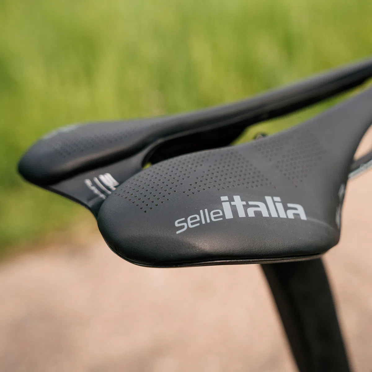 Selle Italia SLR Boost TI 316 Superflow – Selle Vélo Route avec Découpe Superflow, Rails TI 316, Confort et Performance