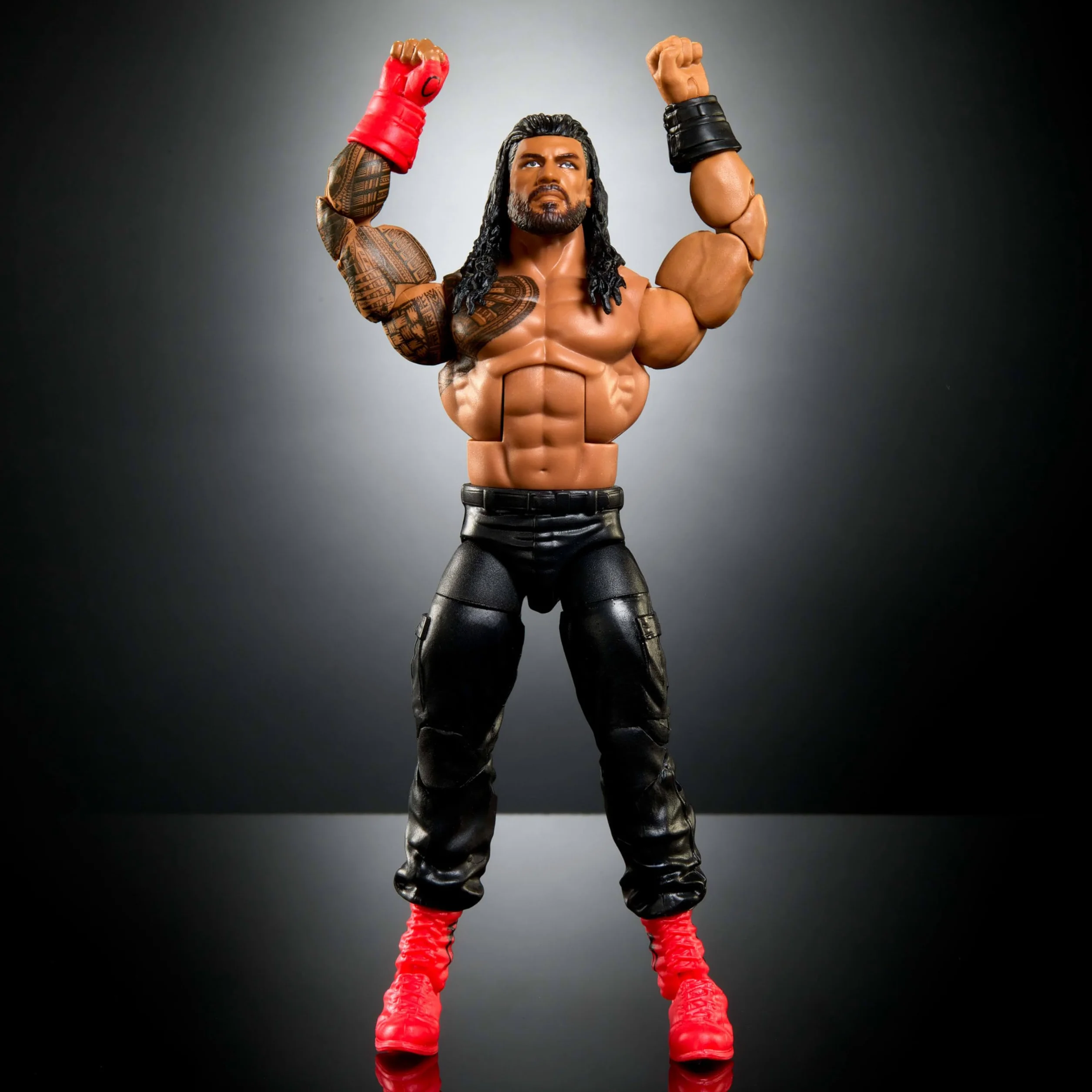 Mattel WWE Elite Figurine et accessoires, série #110 Roman Reigns 15,2 cm à collectionner avec 25 points d'articulation et mains interchangeables