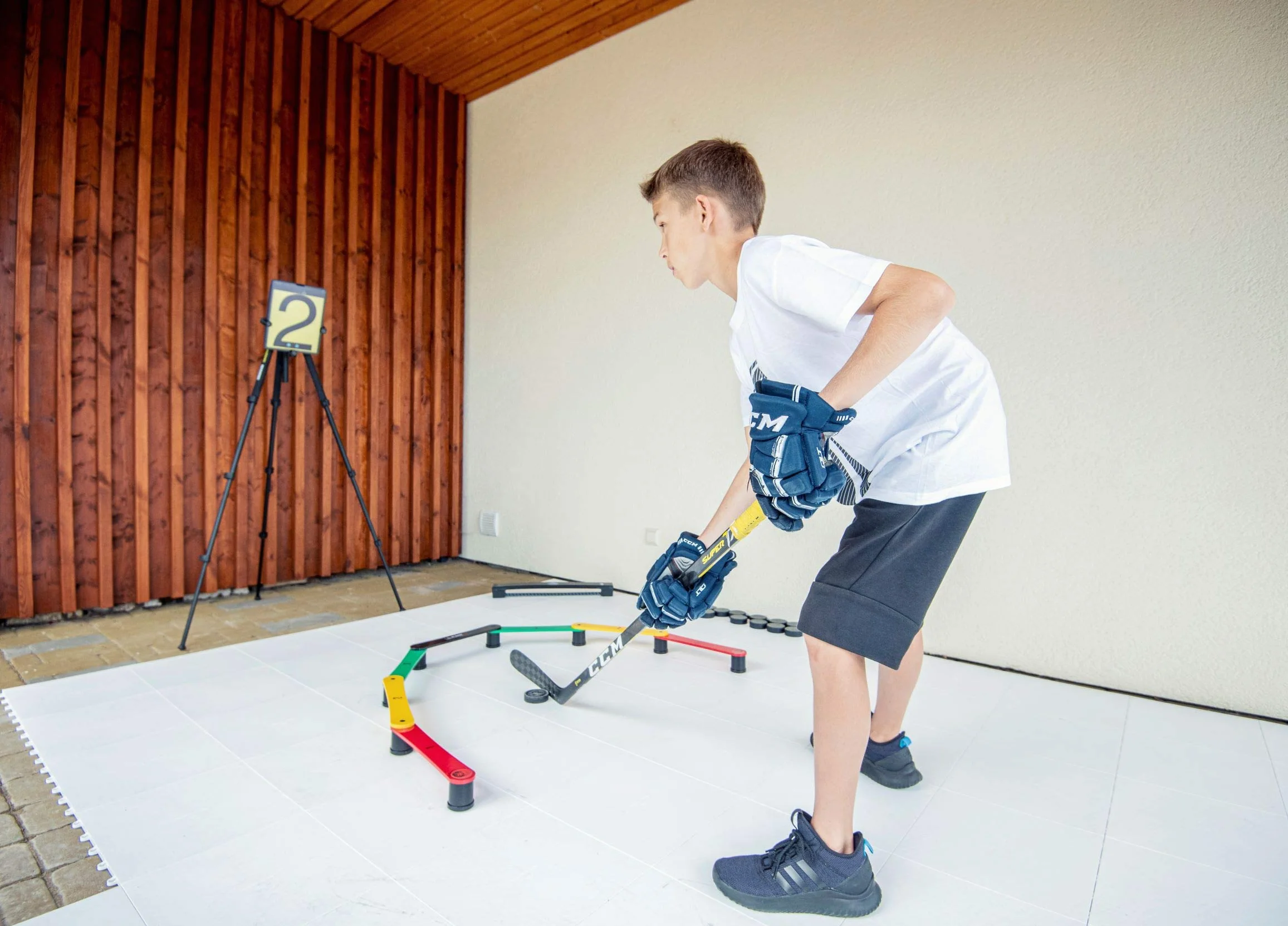Hockey Revolution Aide à la Manipulation des bâtons, contrôle du Palet, Temps de réaction et équipement de Coordination – Durable, léger, Portable et réglable avec de Nombreuses Combinaisons Peuvent
