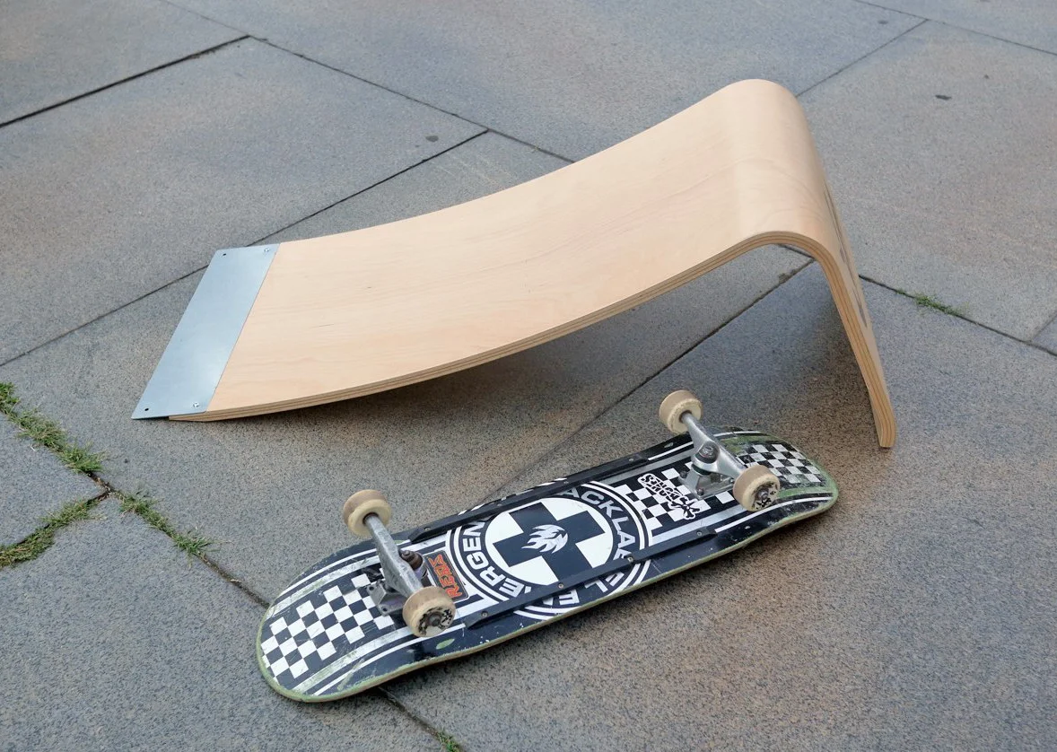 G35 PRO - Rampe de Saut Professionelle pour Skateboard, Trottinette, Roller, RC et autres.…
