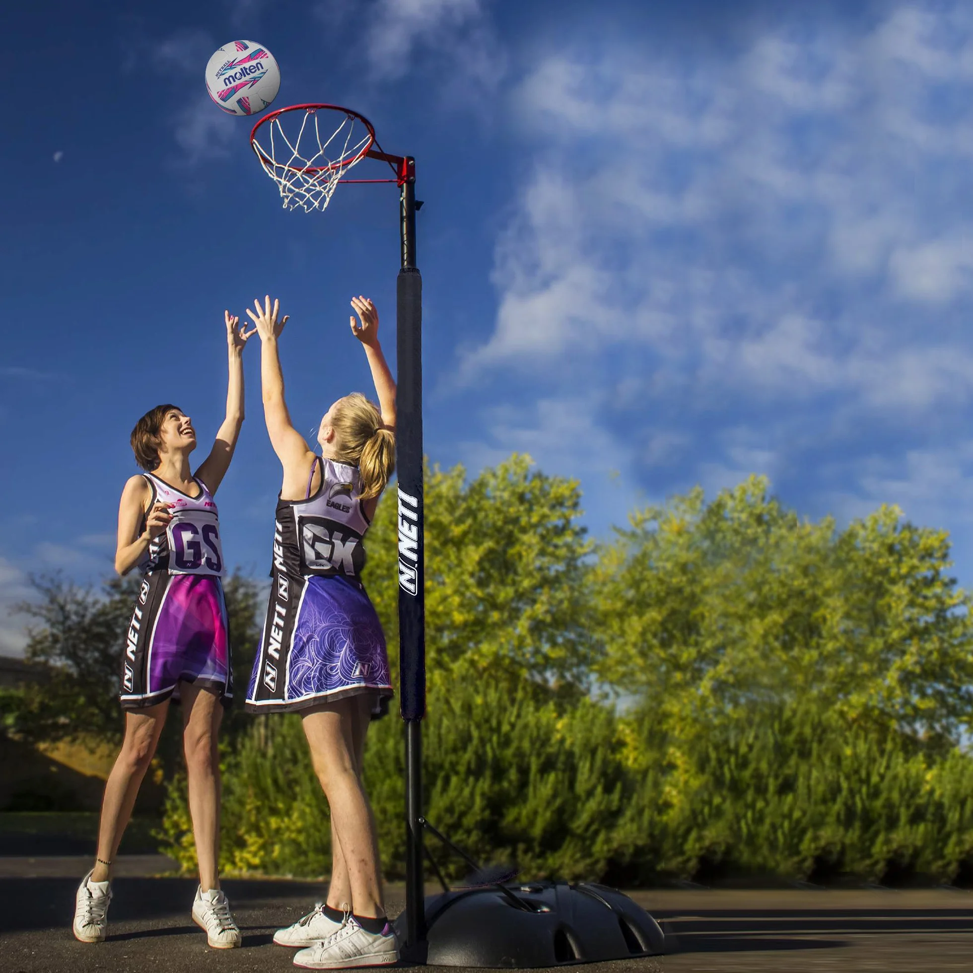 Molten Ballon de Netball pour Femme Maestro International Level, Vert/Bleu, Taille 5