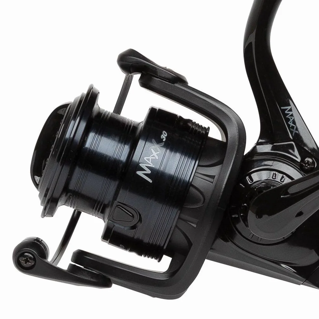 Abu Garcia Max X Black OPS Spinning Combo | Canne à pêche et Moulinet légers pour l'achigan, Le brochet et la Truite en Eau Douce | Durable | Moulinet à Tambour pour Les pêcheurs | Plusieurs Tailles