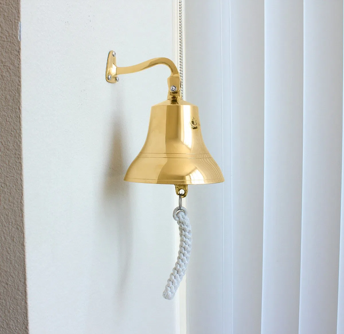 Nagina International Nautical Cove - Navires en Laiton Massif - Cloche de 6 "de Hauteur et à Fixer au Mur - Anneau Clair pour Utilisation intérieure et extérieure