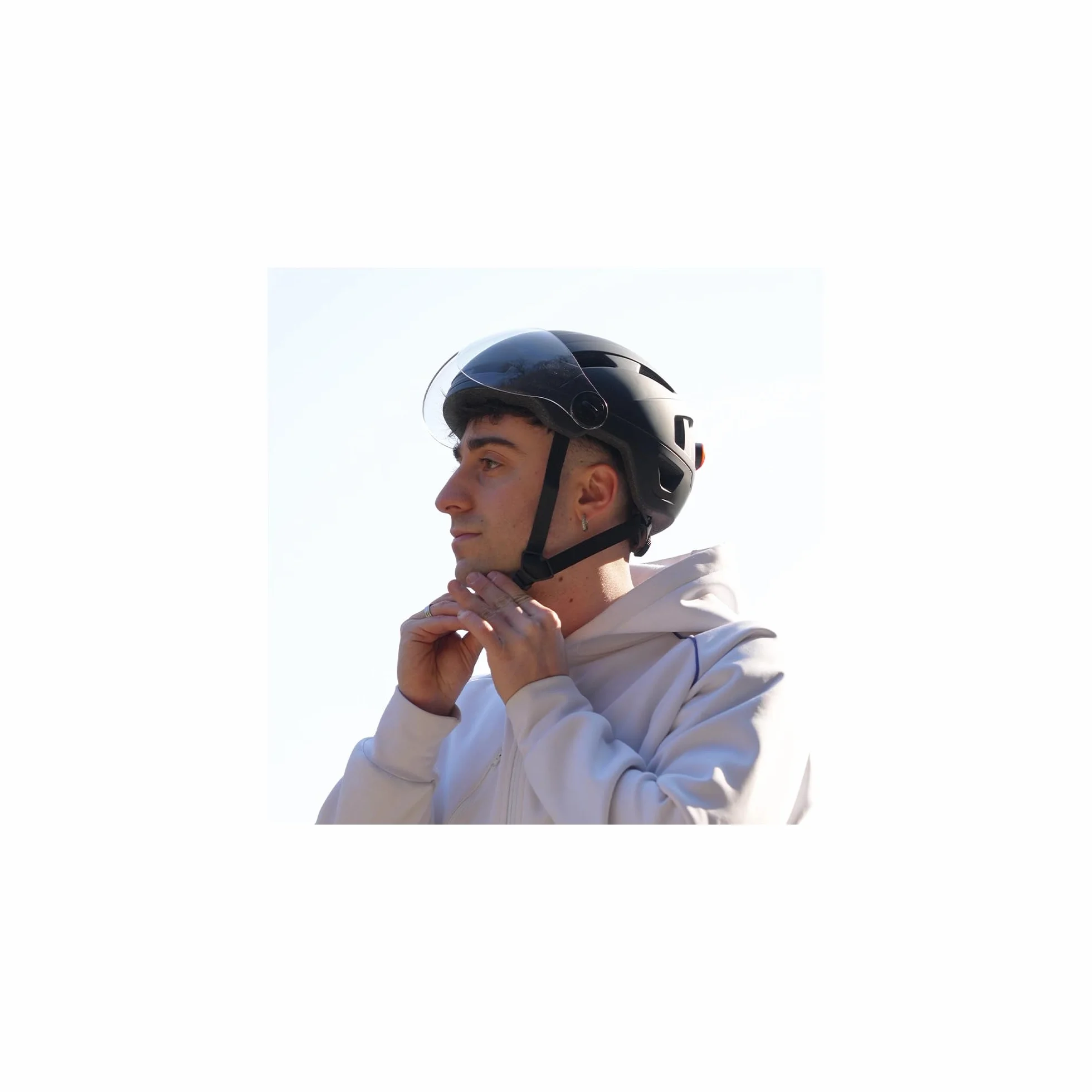 UrbanGlide Casque LED avec visière – Casque Taille M avec éclairage intégré et Protection renforcée