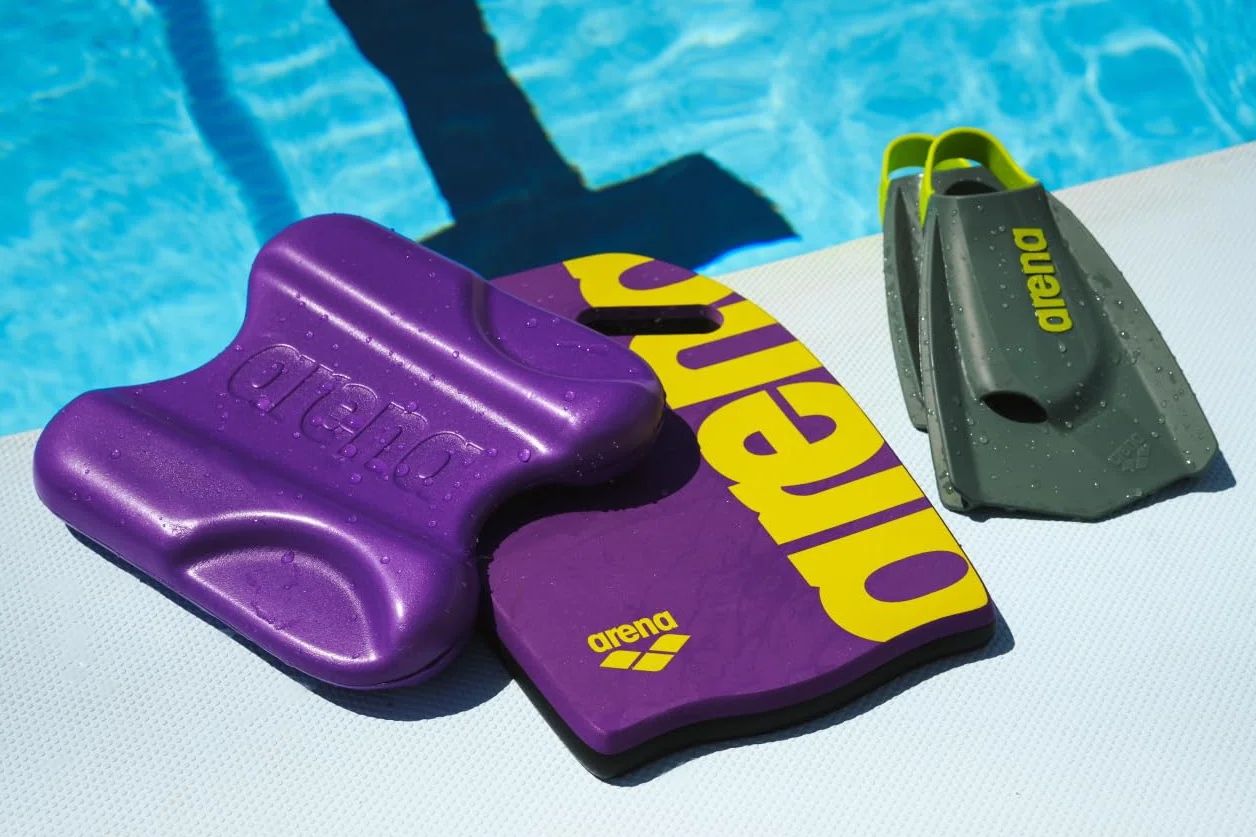 Arena Pull Kick II Plum