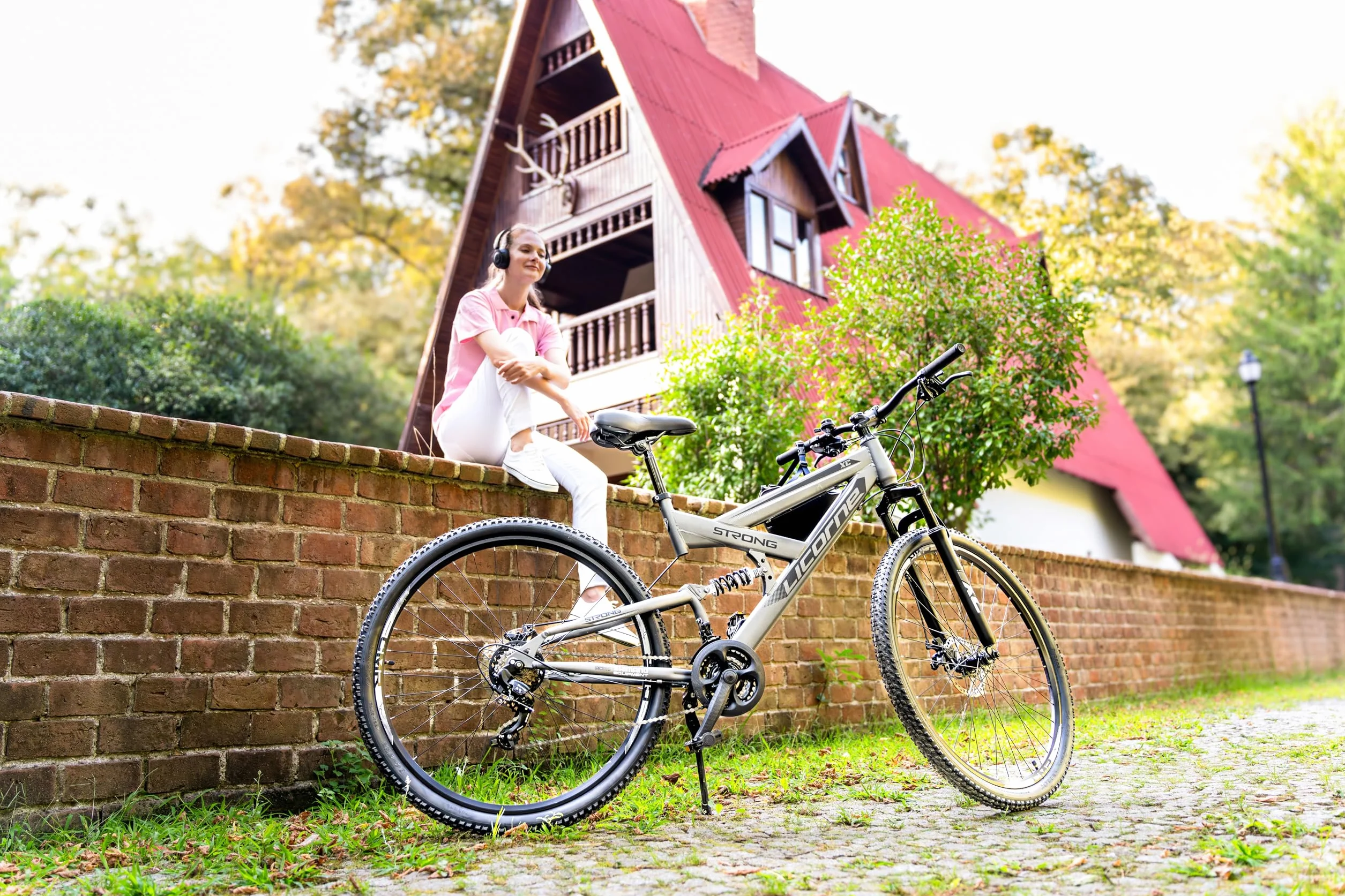 Licorne Bike Strong 2D Vélo Tout Terrain de qualité supérieure 27,5" pour garçon Fille Femme et Homme avec Frein à Disque Avant et arrière 21 Vitesses dérailleur Suspension complète