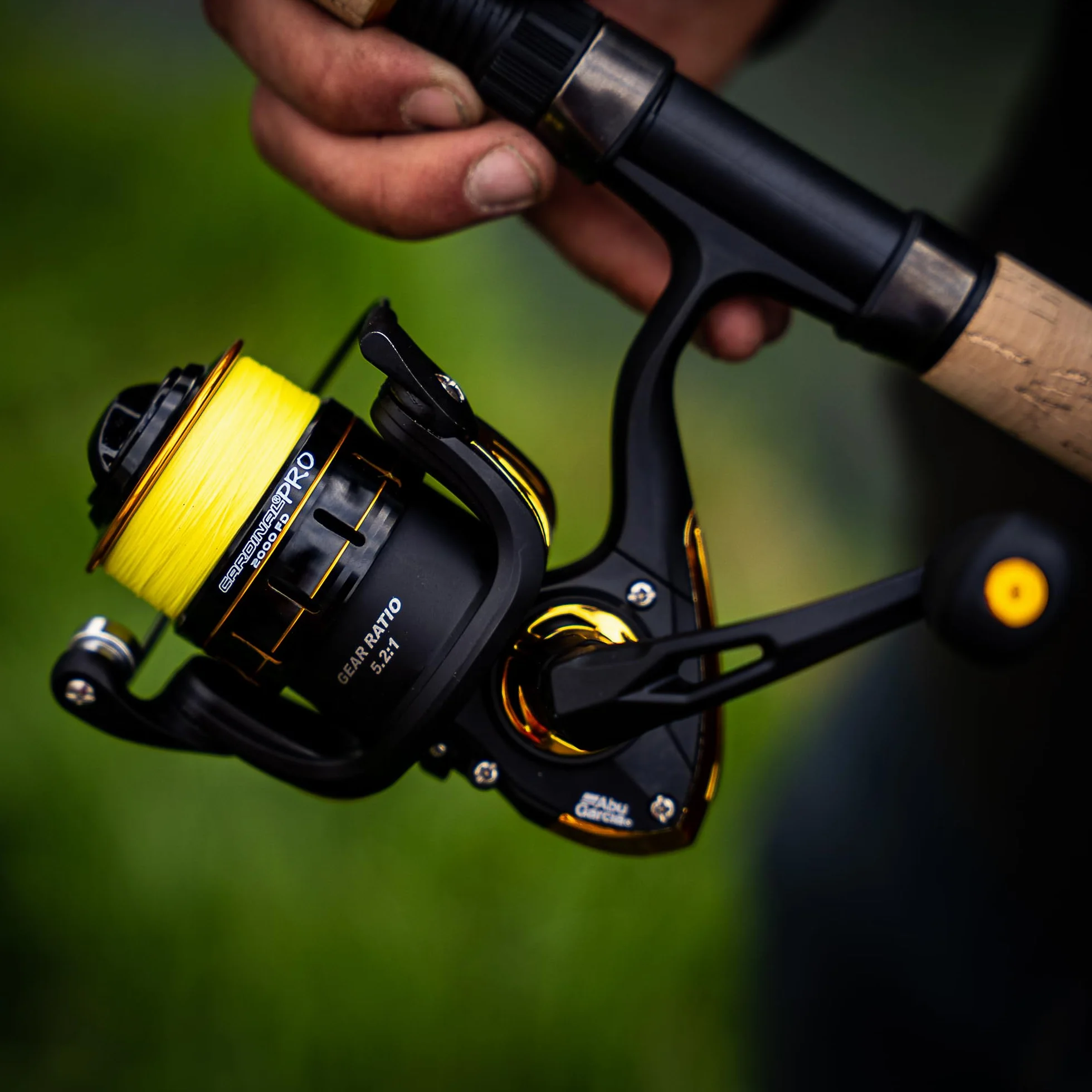 Abu Garcia Cardinal Pro Ensemble Canne à pêche et Moulinet – Configuration de leurres pour pêche aux carnassiers – Perche, Truite, Noir/doré