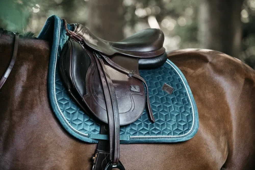 Kentucky Tapis DE Selle Velvet Emeraude Saut Cheval