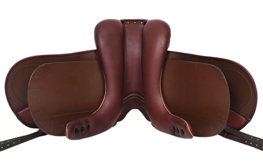 A&M Reitsport Selle de dressage 1146 en cuir, tête interchangeable, arbre en polyflex, marron/beige, taille : 17,5"