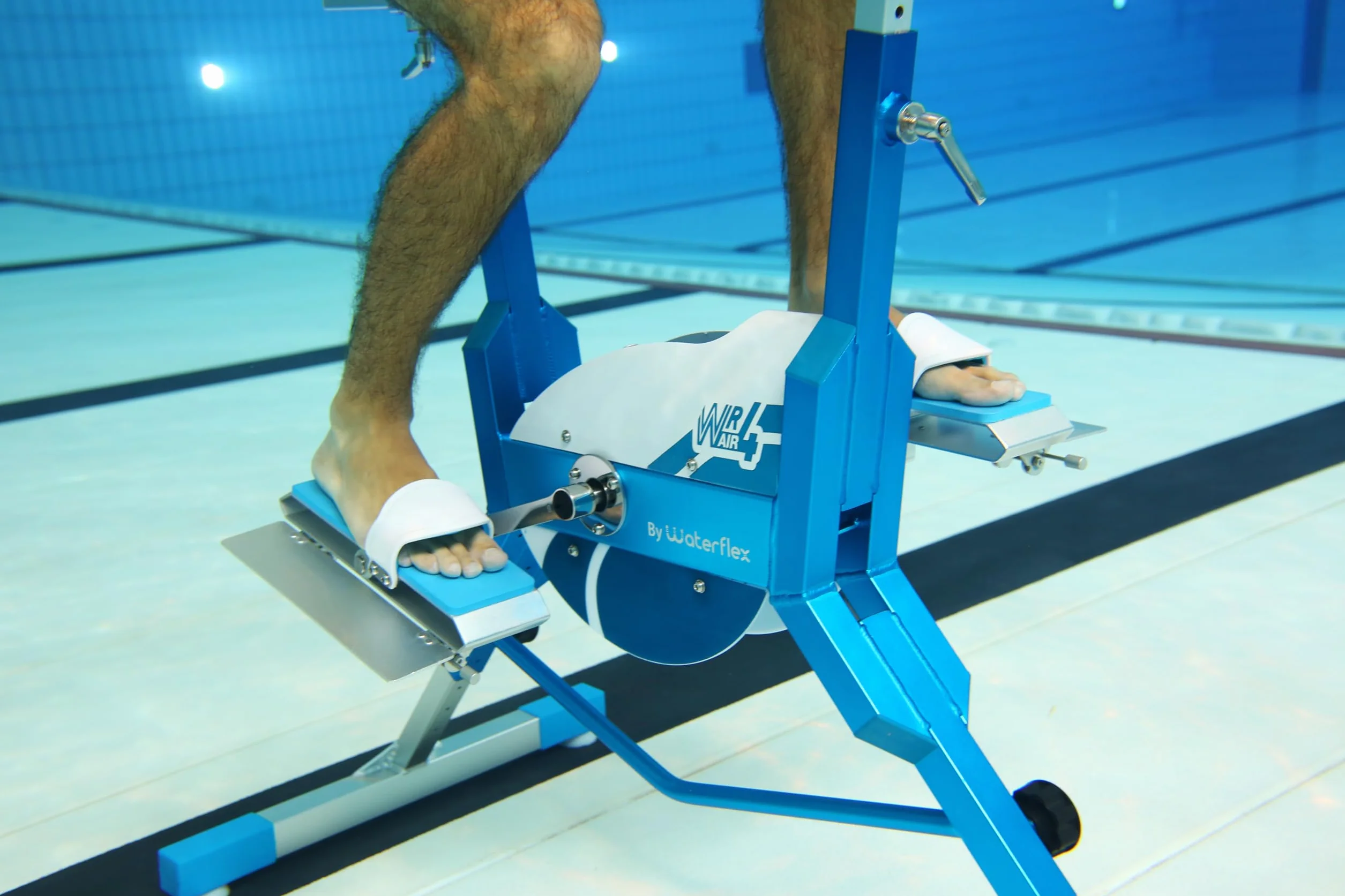 Aquabike Aluminium WR4 WX-WR4A - Vélo de Piscine Tonifiant - Résistance Hydraulique - Réglages Faciles - Utilisation Pieds Nus - Prof. 1,1-1,6m - WX Water Flex Water Fitness Expert