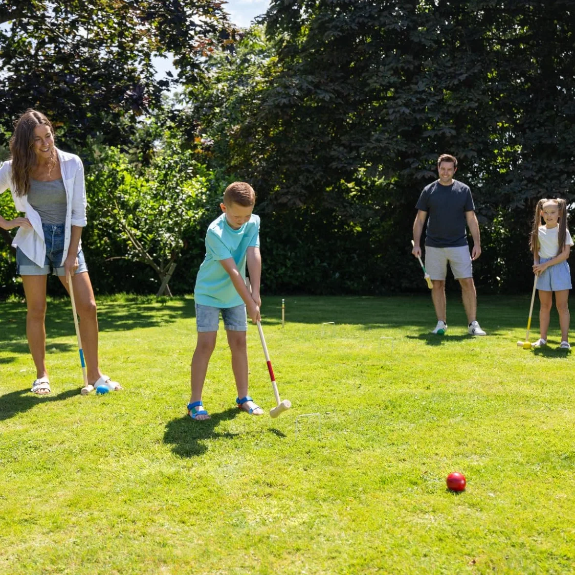 Toyrific Jeu de croquet en bois, 4 maillets, 4 boules, ensemble complet pour enfants et adultes, jeu de jardin