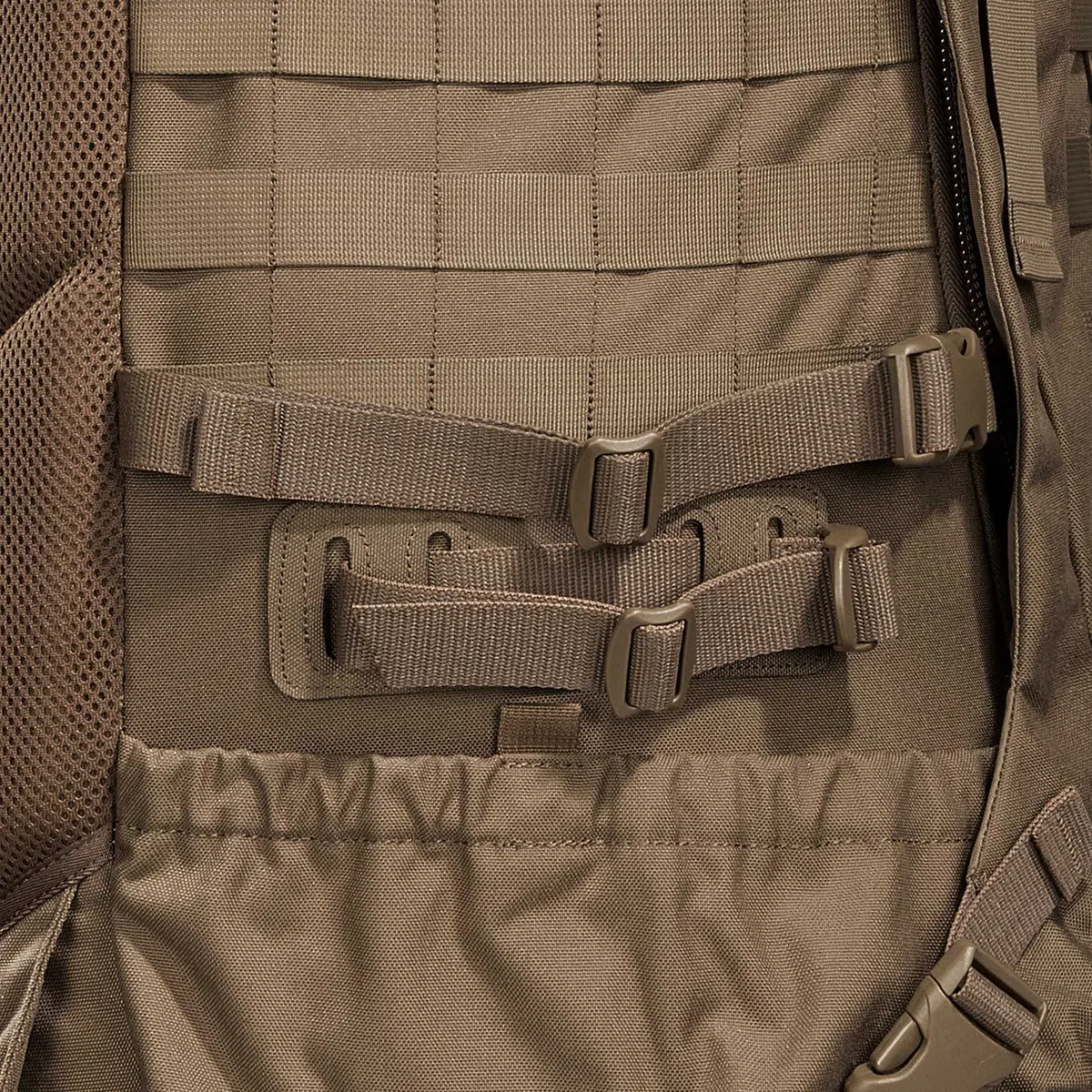 Tasmanian Tiger TT Mil OPS Pack 80 + 24 Sac à dos militaire pour homme compatible Molle avec poches latérales amovibles 104 litres pour l'extérieur, Bushcraft, Coyote Brown