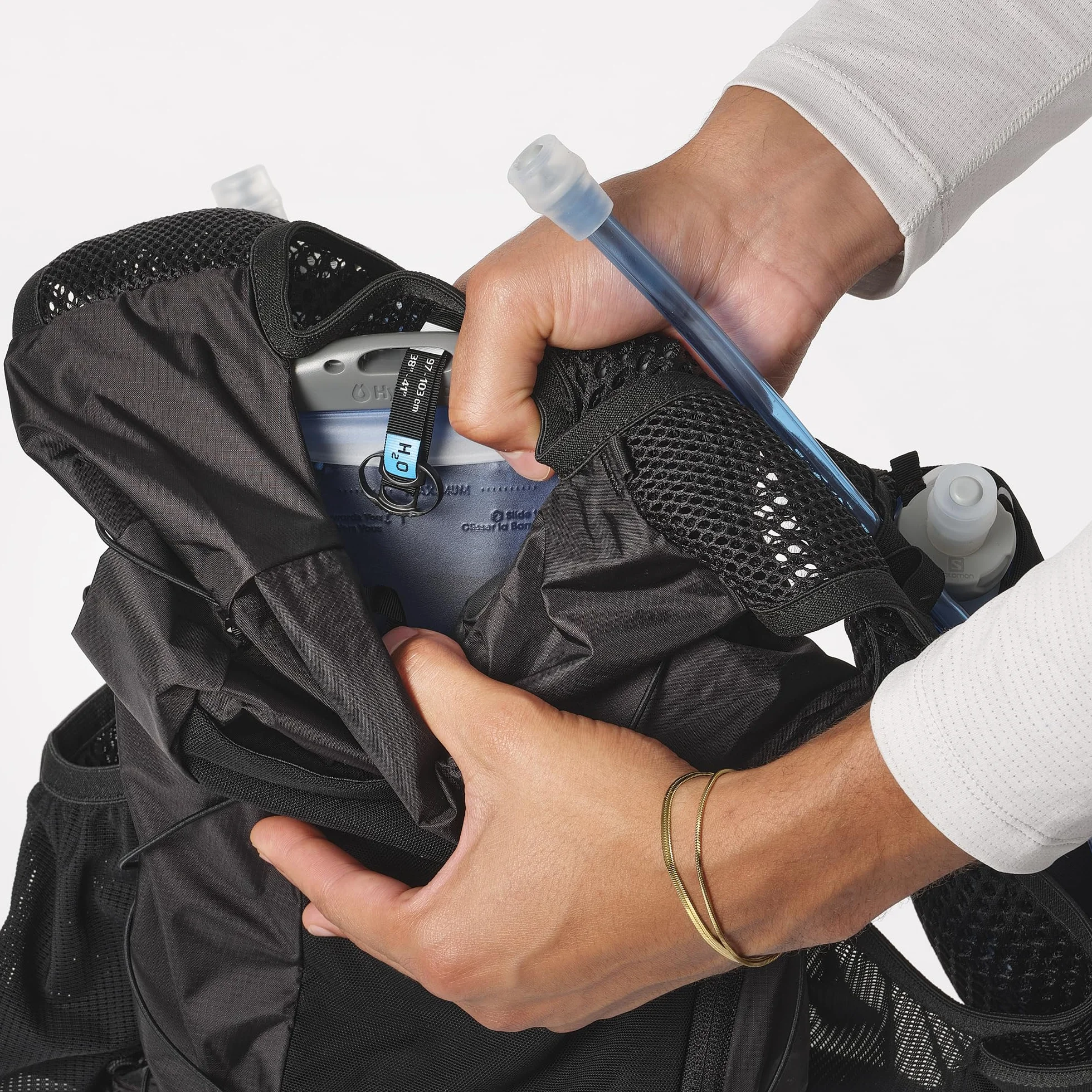 Salomon Active Skin 12 Set, Poches Poitrine faciles à hydrater, Confort SensiFit de précision, Rangement optimisé pour Les sentiers Ultra avec Poches sécurisées