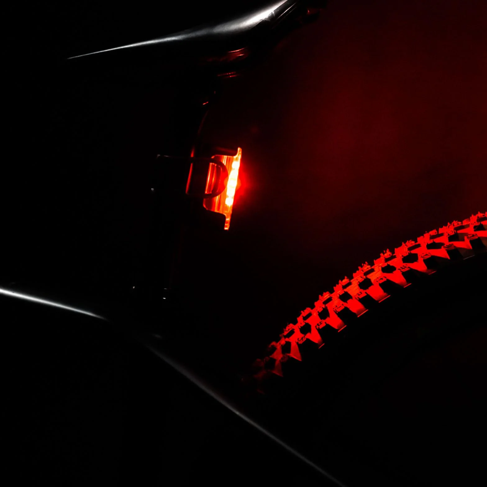 Lezyne Strip Drive Pro Feu arrière de vélo LED rechargeable USB